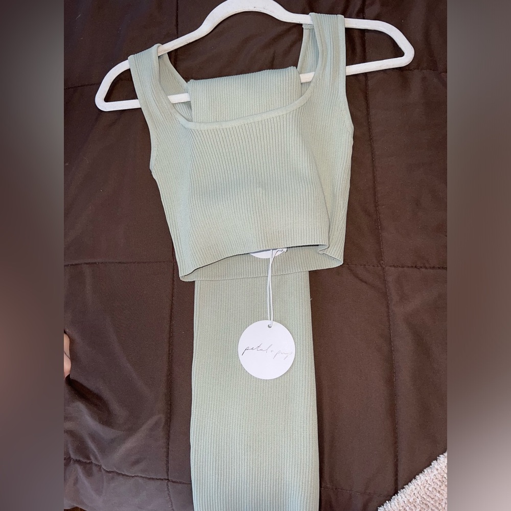 Light green Petal & Pup two piece set